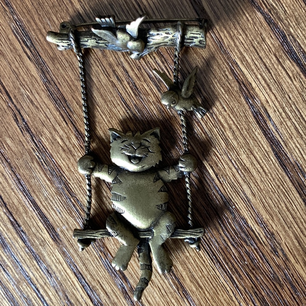 Pins for the cat lover. 9 pins in all by JJ,  TC& ? - Picture 9 of 13